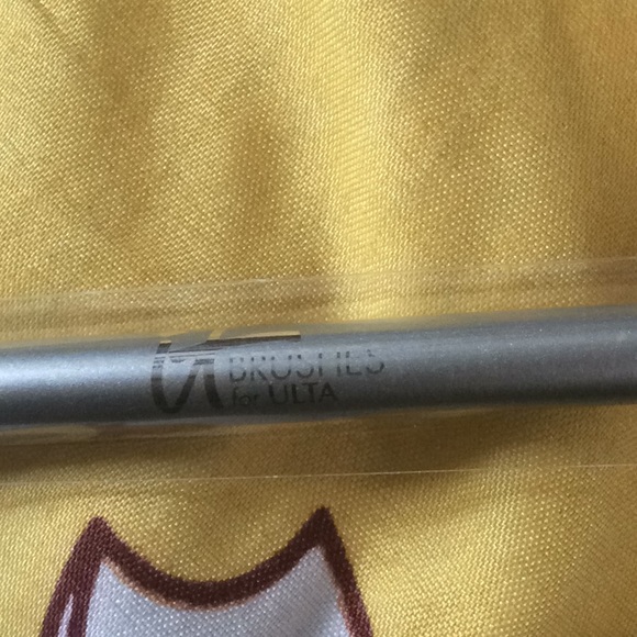 COPY - IT COSMETICS bye bye pore setting powder - Picture 7 of 7